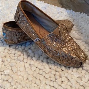 TOMS sparkly flats! So adorable & Great condition
